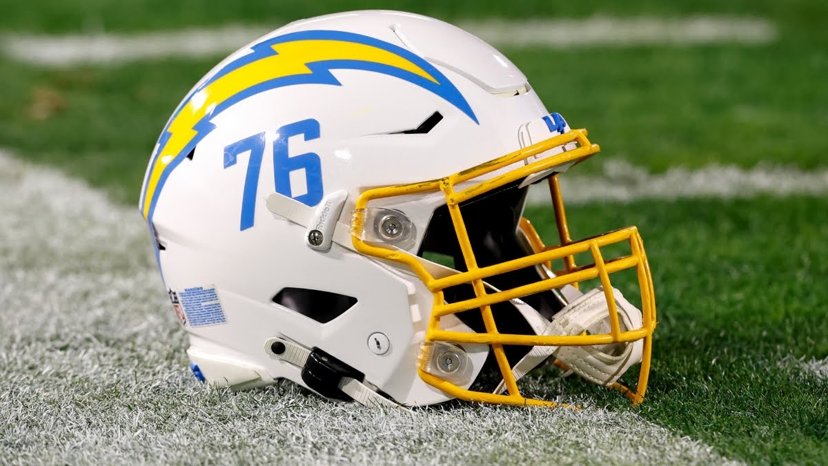 Chargers:The Full History of the Los Angeles